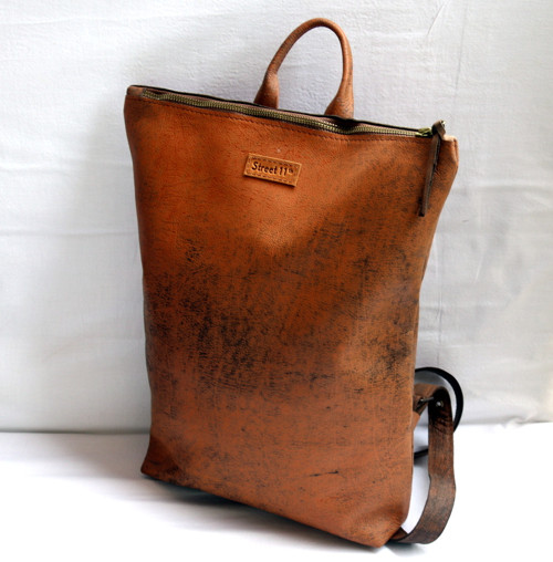 Frayed leather backpack, Unisex — foto 6