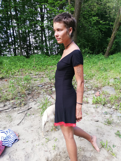 S červenou krajkou — foto 2