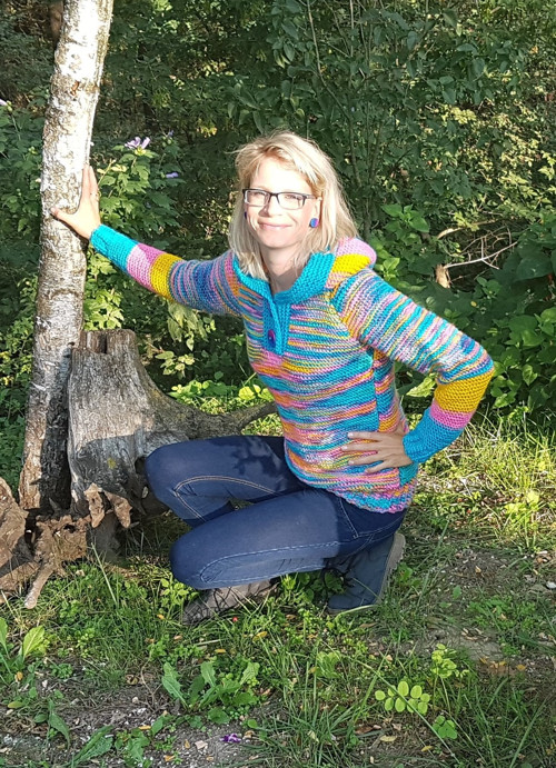 Svetr s kapucou Modrá Duha — foto 3