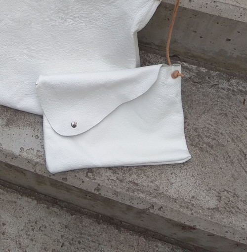 Elegantní bílá kabelka — foto 3