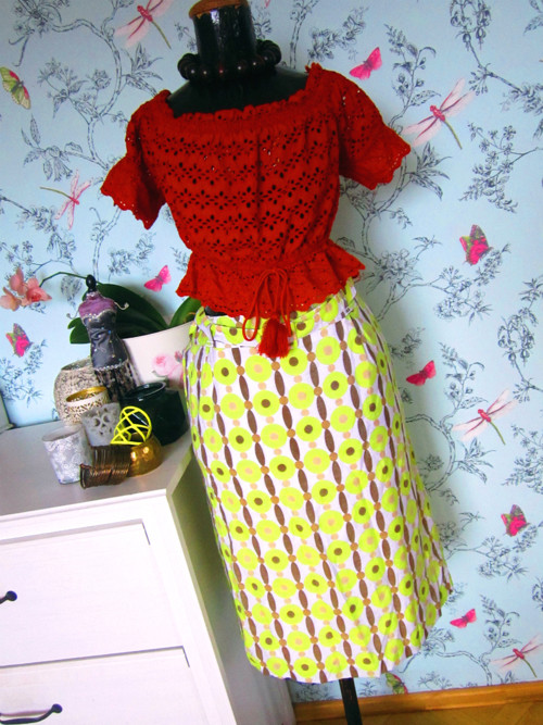 Sukně parádní s retro vzory — foto 2