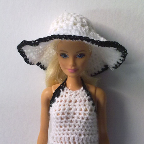 Oblečky pro Barbie - šaty, klobouk — foto 6