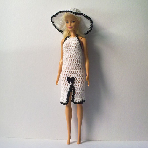 Oblečky pro Barbie - šaty, klobouk — foto 3