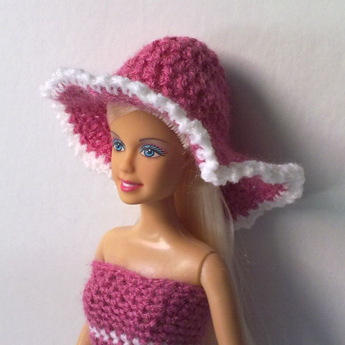 Oblečky pro Barbie - šaty, klobouk — foto 3
