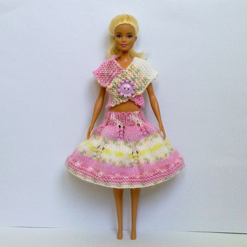 Oblečky pro Barbie - top, sukně — foto 3