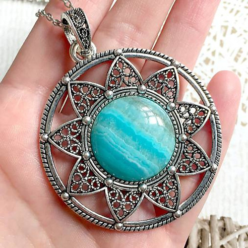 Výrazný náhrdelník - amulet čipkovaný chalcedon — foto 3