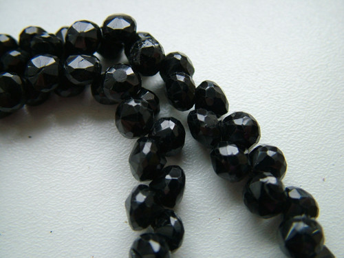 Černý spinel cibulky 7mm — foto 2