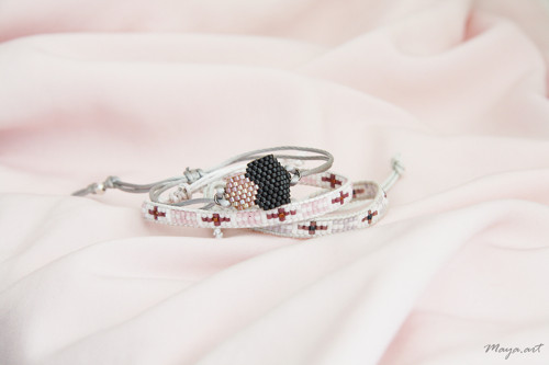 Světle růžový náramek WEAVED BRACELET — foto 2