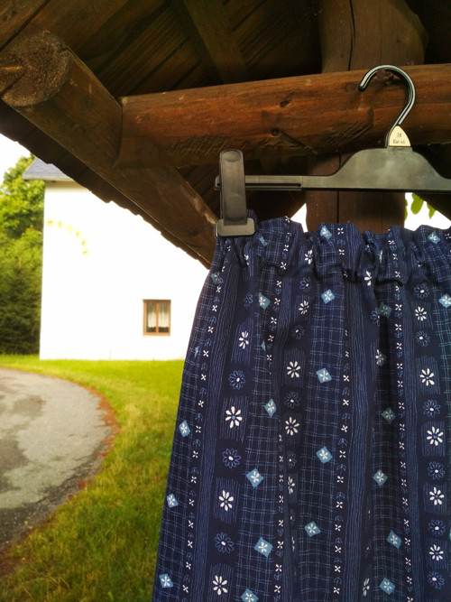 Sukně FOLKLORNÍ — foto 3