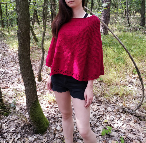 Vínově červené pončo — foto 6
