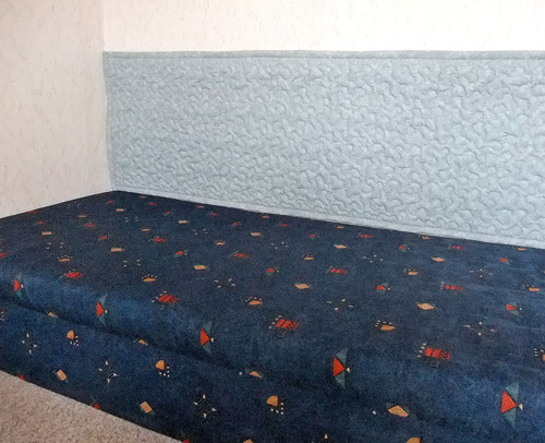 Šedá melírovaná zástěna - meandry — foto 2