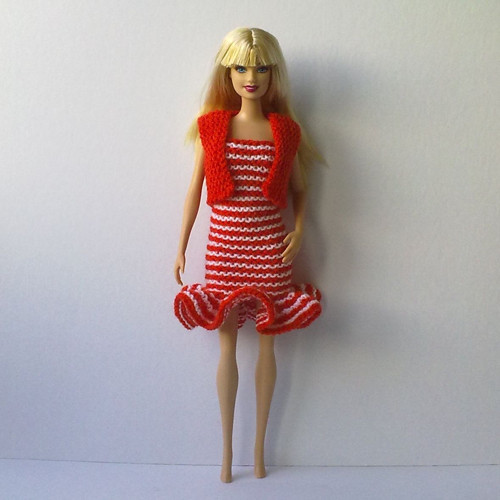 Oblečky pro Barbie - šaty, kabátek — foto 3