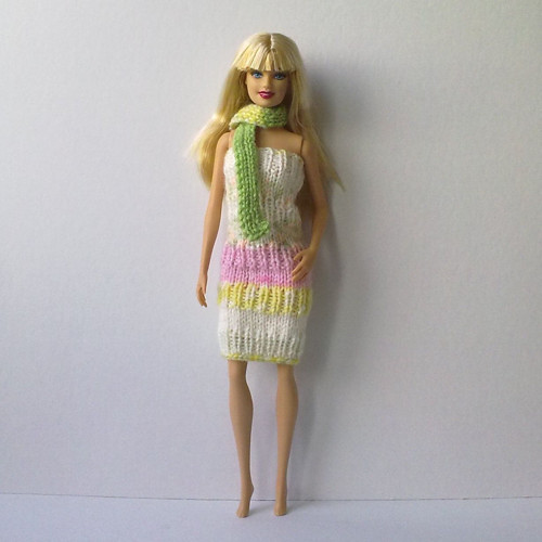Oblečky pro Barbie - šaty, šála — foto 3