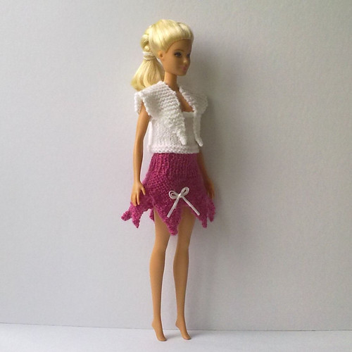 Oblečky pro Barbie - triko, sukně — foto 4