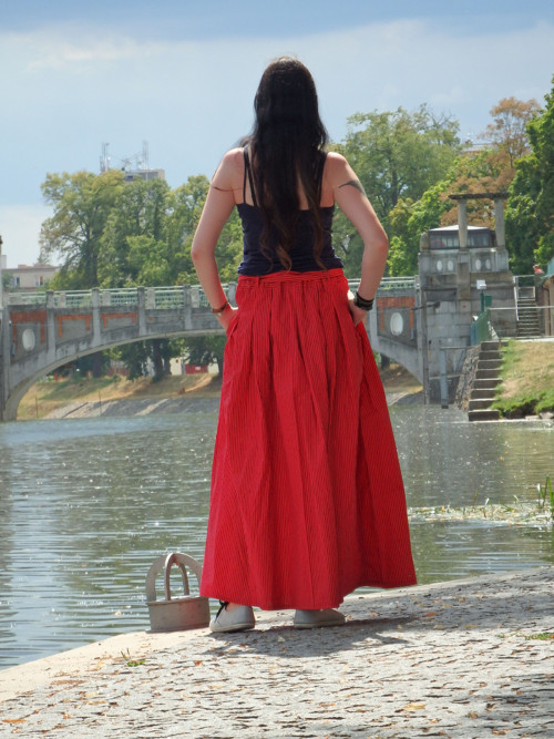 Propínací maxisukně , červená — foto 6