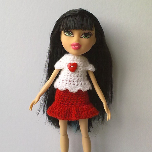 Oblečky pro BRATZ - svetřík, sukně — foto 2