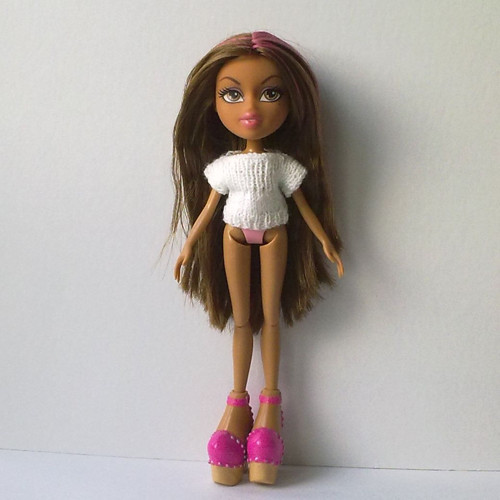 Oblečky pro BRATZ - svetřík — foto 2