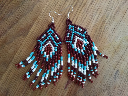 Indiánské korálkové náušnice hnědé — foto 2