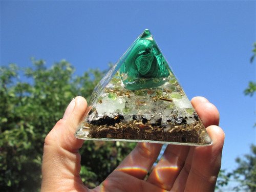 Org. pyramida ,, Životních změn " s malachitem — foto 5