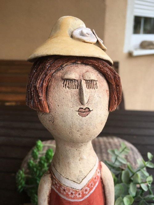 Dívka v klobouku — foto 6