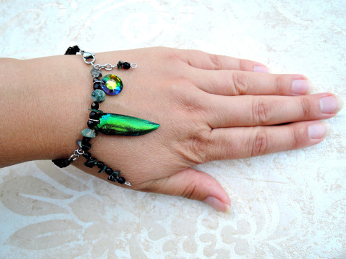 Boho náramek s přívěsky "Beetle II." — foto 4