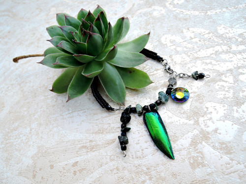 Boho náramek s přívěsky "Beetle II." — foto 2