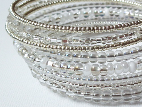 Silver and white elegance - náramek — foto 4