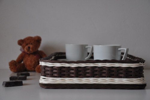 Hnědobílý podnos — foto 3