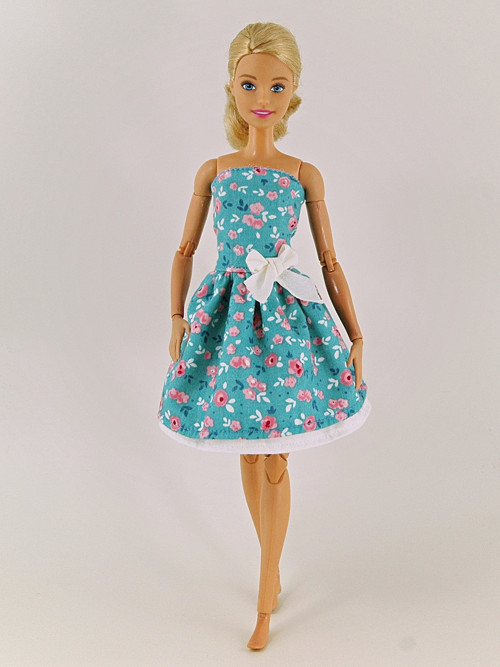 Barbie - Zástěrkové šaty — foto 2