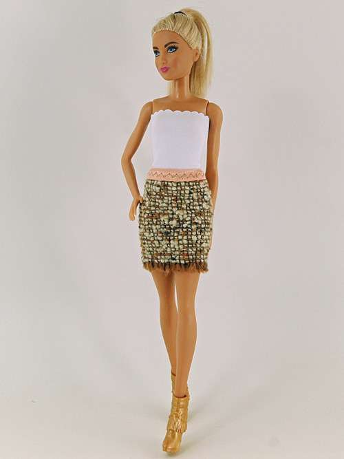 Barbie - Vlněný kostýmek — foto 4