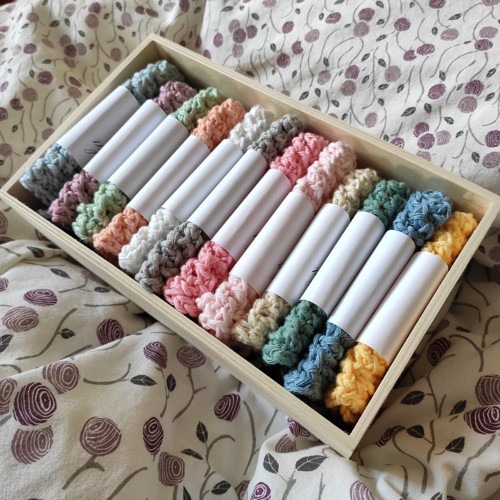 Háčkovaná mýdlenka taupe hnědá — foto 2