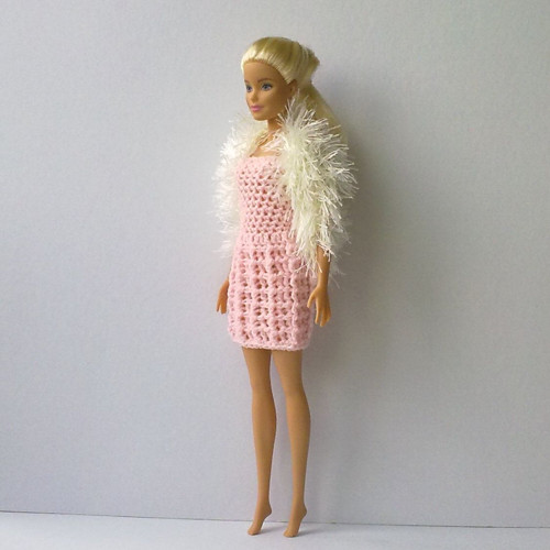 Oblečky pro Barbie - šaty, boa — foto 3