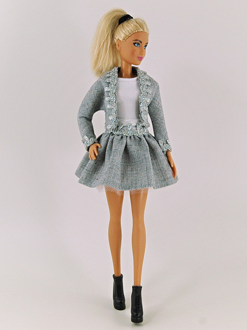 Barbie - Vlněný kostýmek — foto 3
