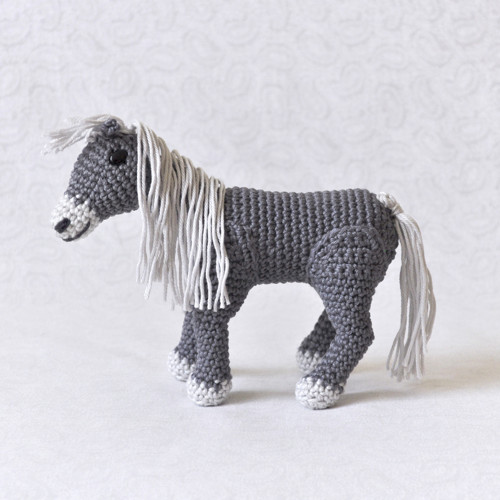 Háčkovaný koník Silver — foto 4