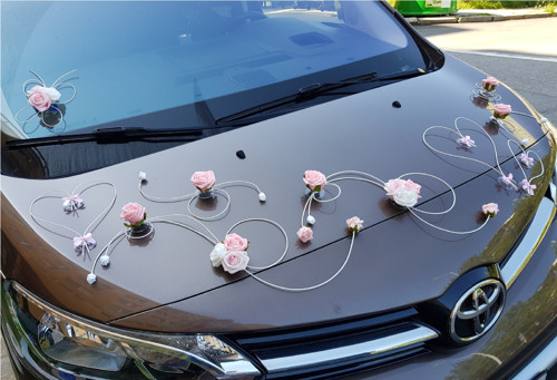 Bílý cylindr na svatební auto — foto 5