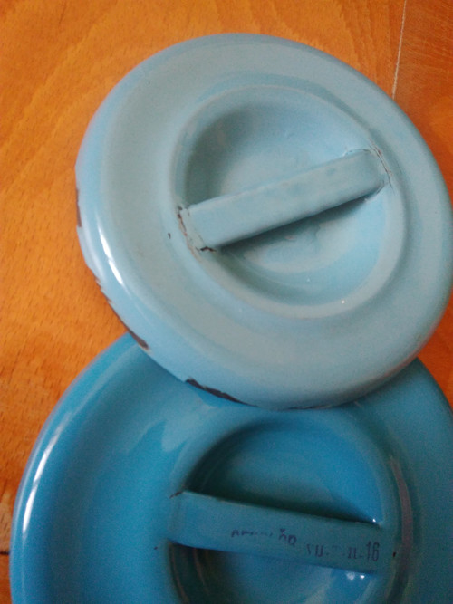 Smaltovaná poklička — foto 3