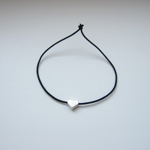 Minimalistický náramek se srdíčkem — foto 2