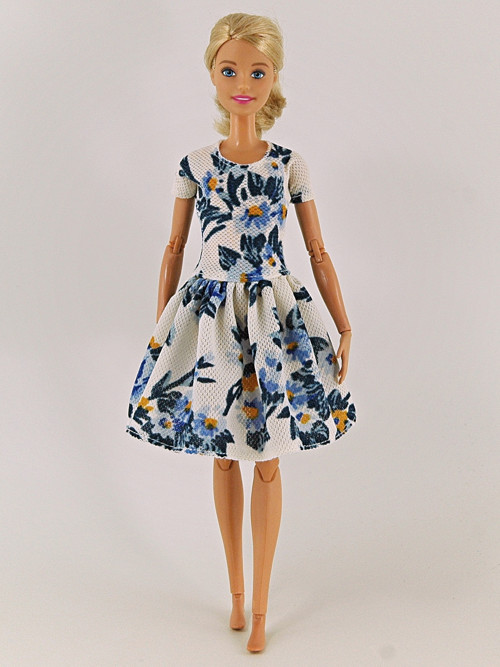 Barbie - Modrokvítkové šaty — foto 3