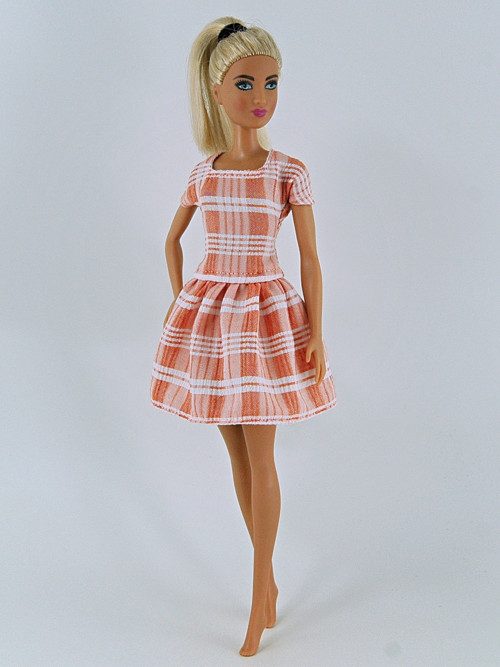 Barbie - Meruňkové šaty — foto 2