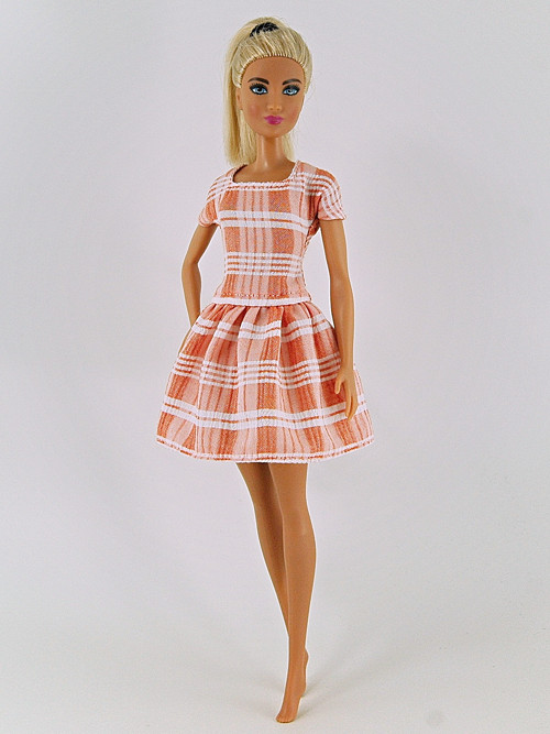 Barbie - Meruňkové šaty — foto 3