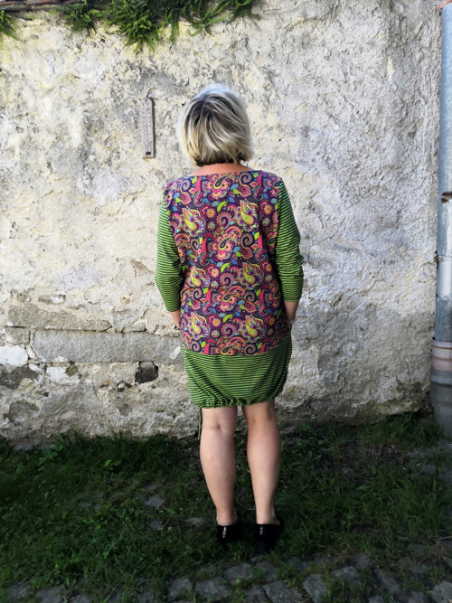 Šatičky barevné s pruhy — foto 4
