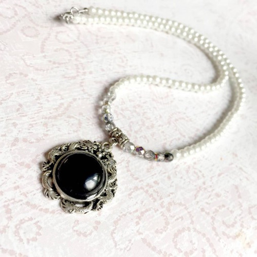 Náhrdelník s perlami a onyxem — foto 3