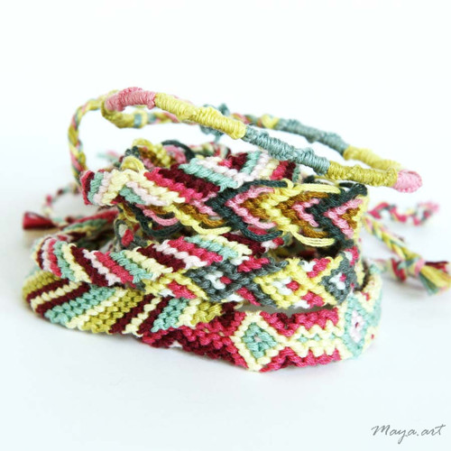 Šedovínový náramek SUMMER MACRAMÉ BRACELET — foto 2