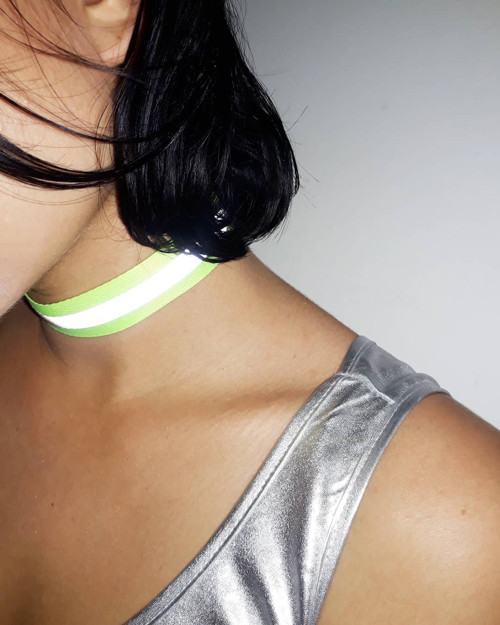 Reflexní choker — foto 3