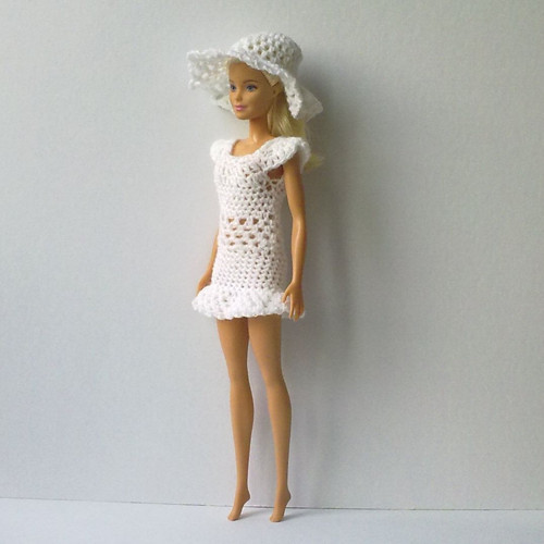 Oblečky pro Barbie - šaty, klobouk — foto 3