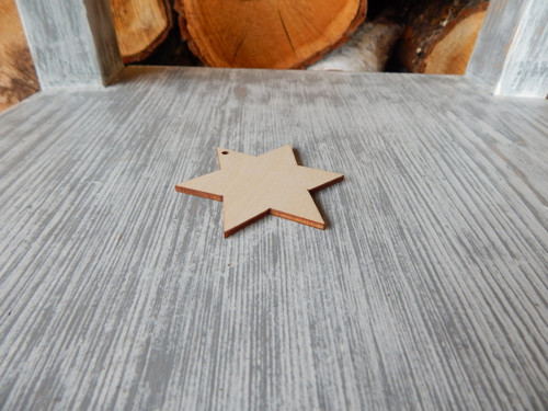 Dřevěná hvězdička výřez 5 x 6 cm — foto 3