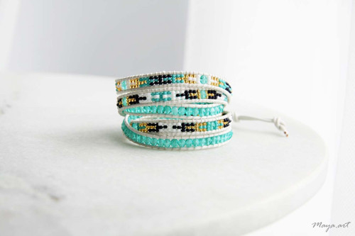 Bílotyrkysový náramek WRAP BRACELET — foto 2