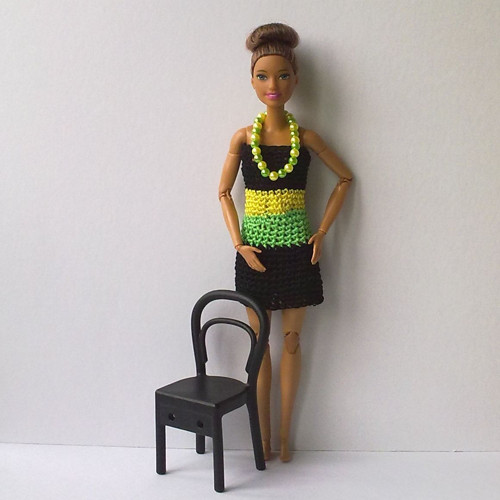 Oblečky pro Barbie - šaty + náhrdelník — foto 2