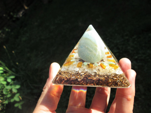 Org. pyramida ,, Snového světa " s amazonitem — foto 2