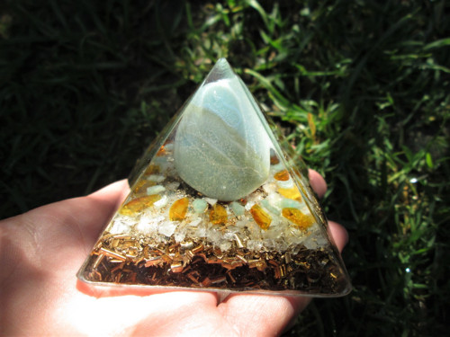 Org. pyramida ,, Snového světa " s amazonitem — foto 4